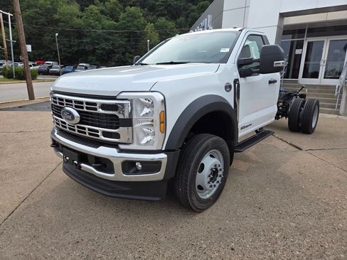 New 2026 Ford F550 4x4 Regular Cab Super Duty w/ XL Chrome Package image 3