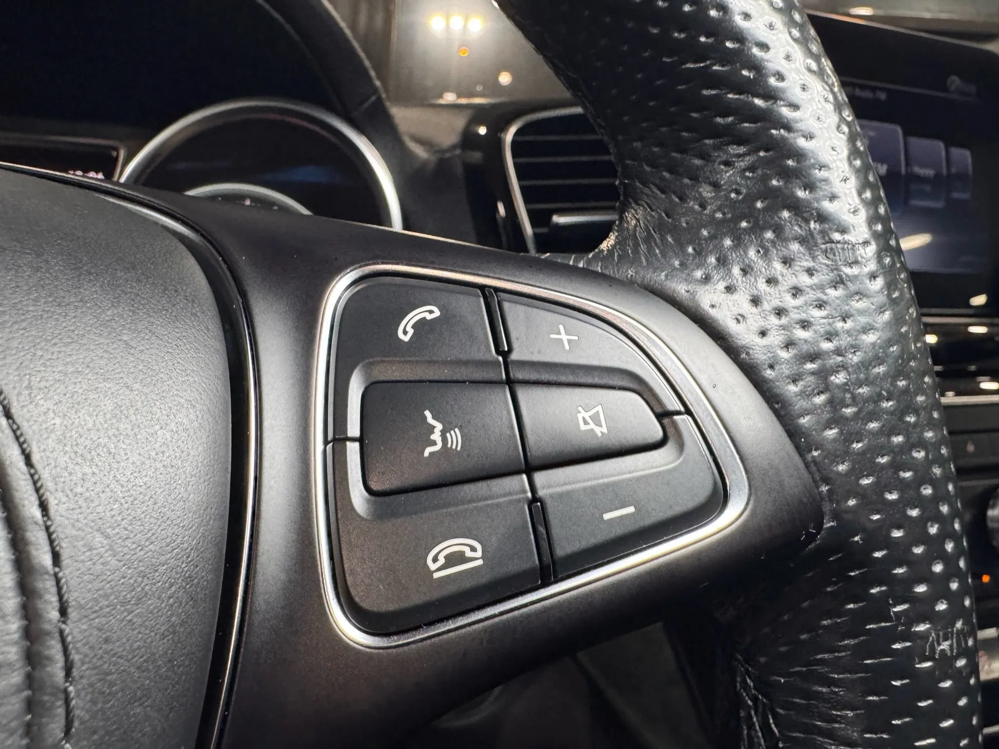 Used 2018 Mercedes-Benz GLS 550 4MATIC w/ Driver Assistance Package image 34