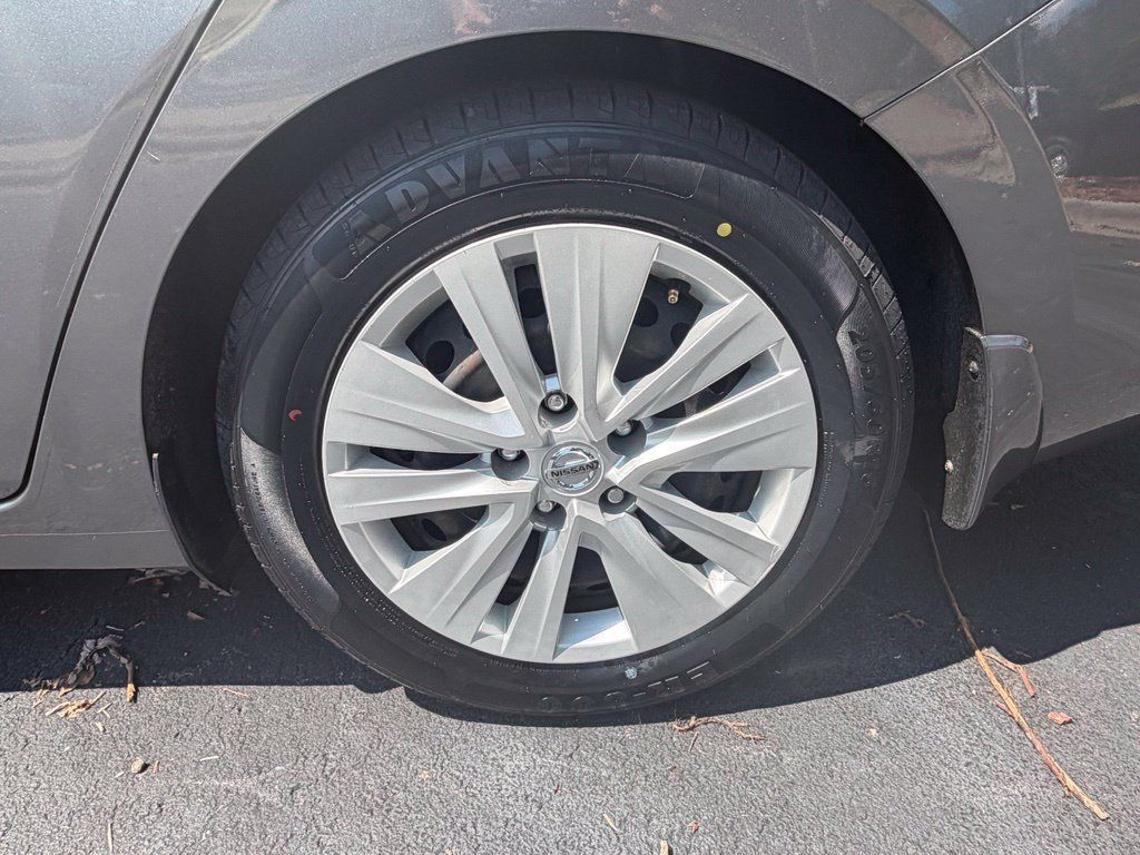 Used 2022 Nissan Sentra S FWD image 32