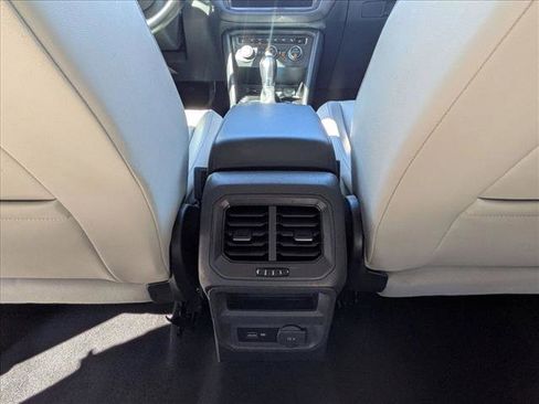 Used 2019 Volkswagen Tiguan SE image 13