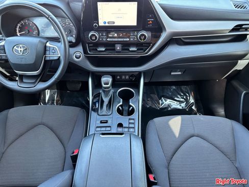 Certified 2024 Toyota Highlander LE AWD/4WD image 17
