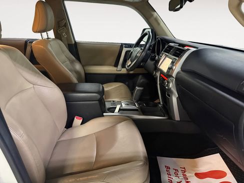 Used 2011 Toyota 4Runner Limited image 19