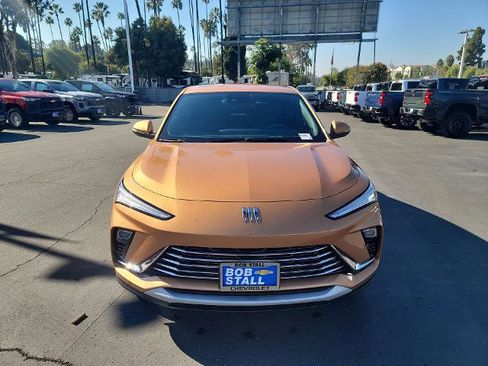 Used 2024 Buick Envista Preferred image 3