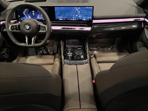 Used 2026 BMW 540i xDrive w/ M Sport Package AWD/4WD image 16
