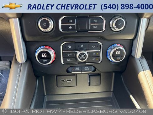 Used 2022 GMC Yukon SLE w/ Gmc Pro Safety Plus Package AWD/4WD image 20