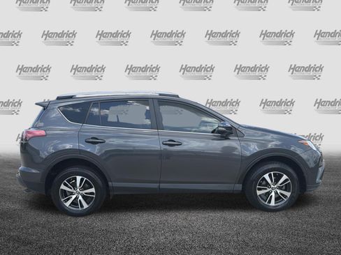 Used 2017 Toyota RAV4 XLE FWD image 11