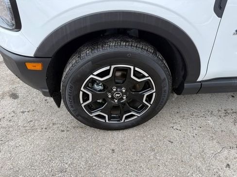 Certified 2025 Ford Bronco Sport Outer Banks w/ Outer Banks Tech Package+ AWD/4WD image 25