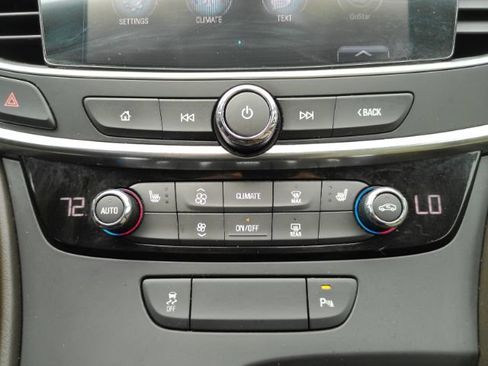 Used 2017 Buick LaCrosse Essence FWD image 46
