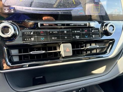 Used 2022 Toyota Highlander Platinum image 31