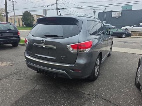 Used 2015 Nissan Pathfinder SL w/ SL Tech Package FWD image 4