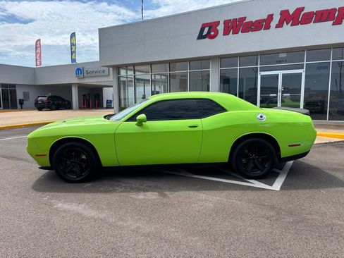 Used 2023 Dodge Challenger SXT image 3