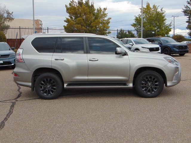 Used 2022 Lexus GX 460 Premium w/ Premium Package AWD/4WD image 3