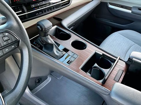 Certified 2024 Toyota Sienna LE image 16