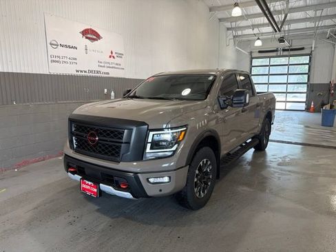 Used 2024 Nissan Titan PRO-4X w/ Pro-4x Convenience Package AWD/4WD image 7