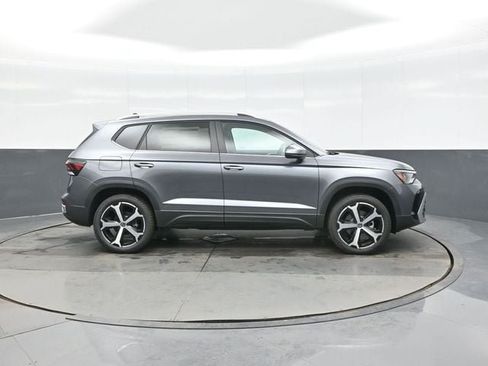 New 2026 Volkswagen Taos SEL AWD/4WD image 8