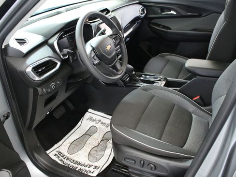 Used 2023 Chevrolet TrailBlazer LT image 40