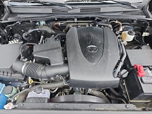 Used 2023 Toyota Tacoma TRD Sport w/ TRD Premium Sport Package AWD/4WD image 32