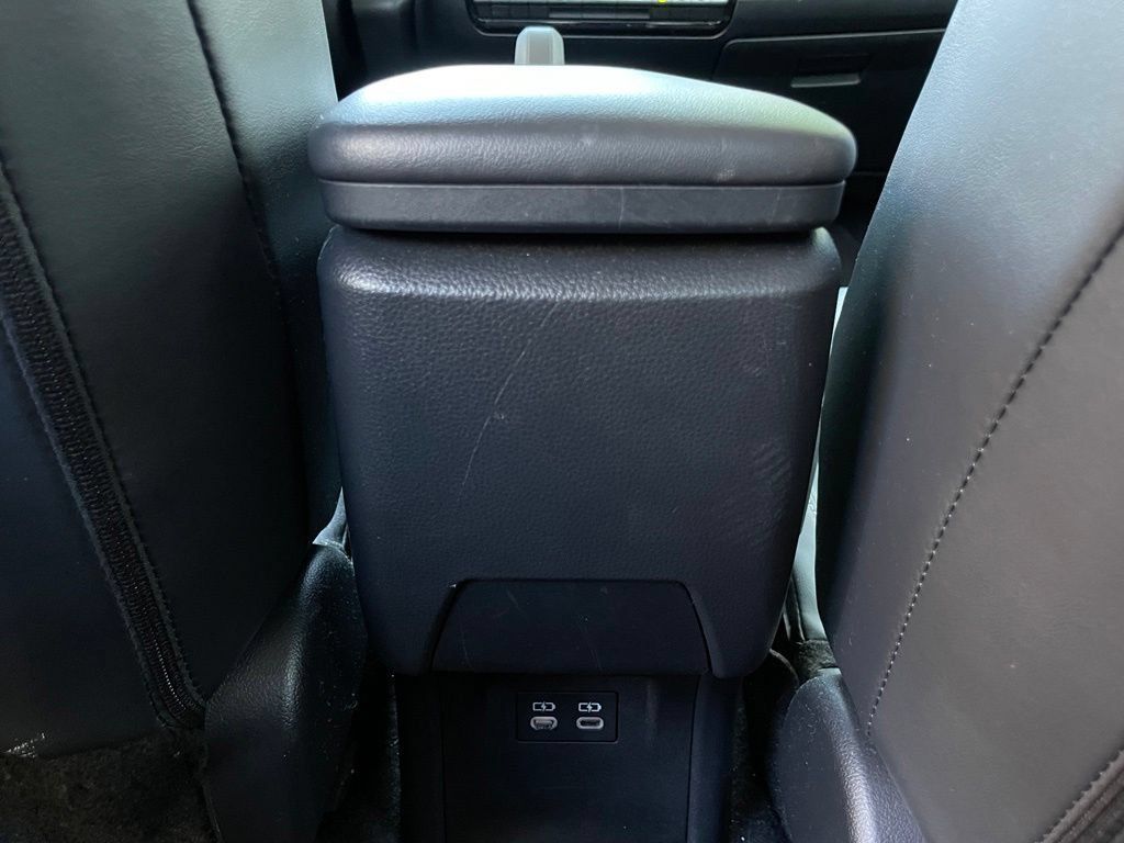 Used 2025 Toyota Prius XLE FWD image 28