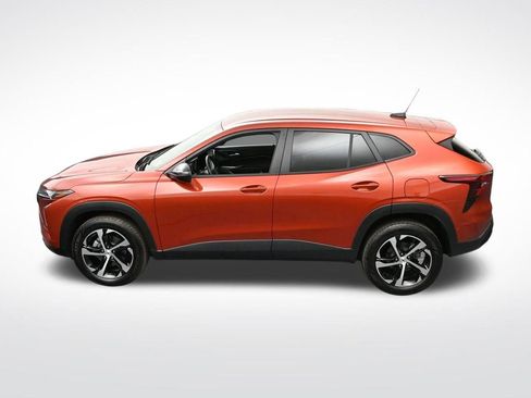 Used 2024 Chevrolet Trax RS w/ Driver Confidence Package FWD image 17