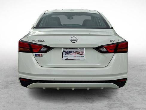Used 2024 Nissan Altima 2.5 SV FWD image 4