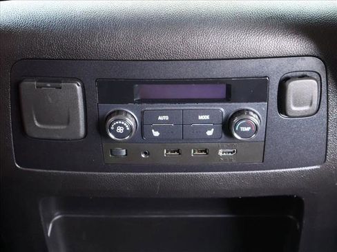 Used 2019 Chevrolet Suburban Premier w/ Premier Plus Edition AWD/4WD image 27