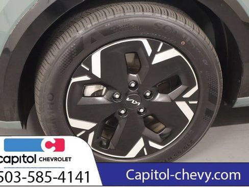 Used 2023 Kia Niro Wind w/ Wind Preserve Package FWD image 8
