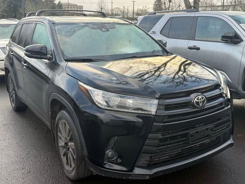 Used 2019 Toyota Highlander SE image 7