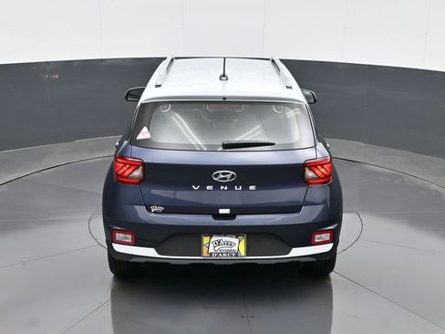 New 2026 Hyundai Venue SEL image 18
