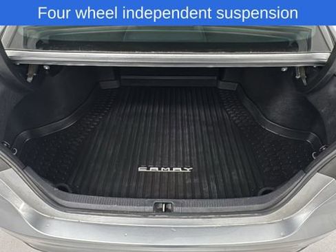 Used 2019 Toyota Camry L image 15