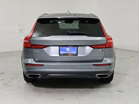 Used 2021 Volvo V60 T5 Cross Country image 5