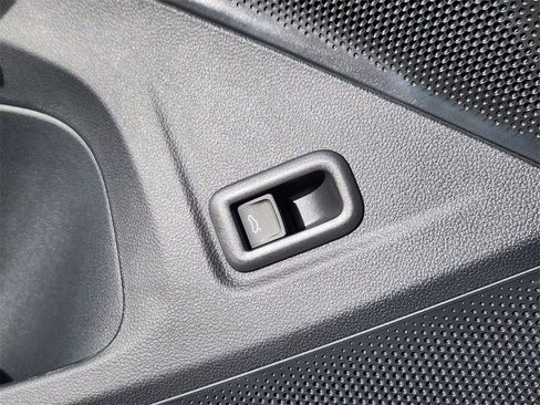 New 2026 Volkswagen Tiguan SE R-Line image 5