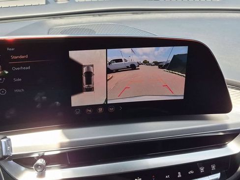 New 2026 Cadillac Lyriq Luxury AWD/4WD image 18
