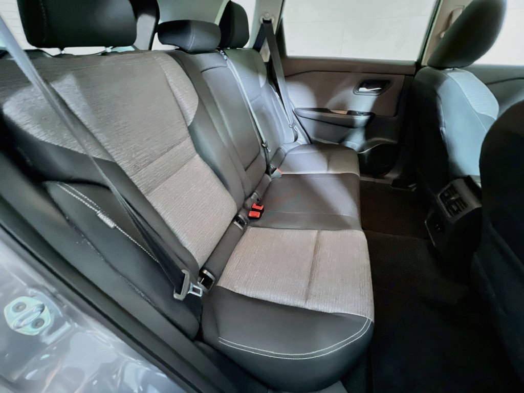 Used 2023 Nissan Rogue SV FWD image 23