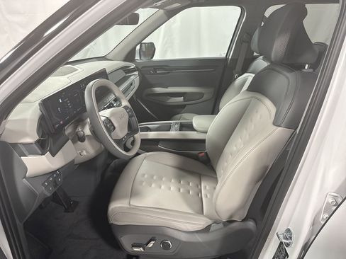 New 2026 Kia EV9 Wind image 13
