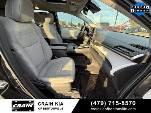 Used 2025 Toyota Sienna LE image 33