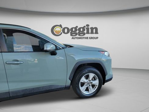 Used 2021 Toyota RAV4 XLE image 31