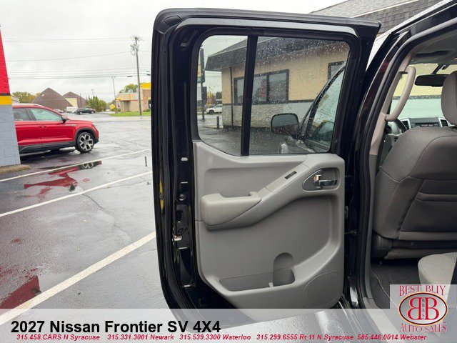 Used 2020 Nissan Frontier SV w/ Midnight Edition Floor Mats AWD/4WD image 11