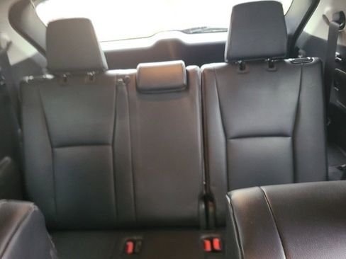 Used 2024 Toyota Highlander XLE image 14