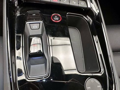 Used 2025 Audi RS e-tron GT performance w/ Forged Carbon Package AWD/4WD image 25