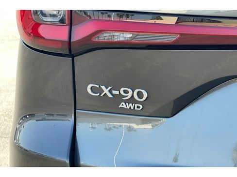 Used 2024 MAZDA CX-90 Plug-In Hybrid w/ Preferred AWD/4WD image 18