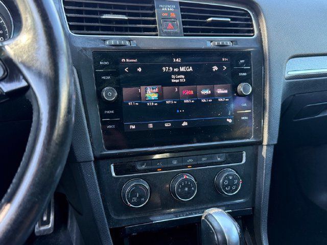 Used 2018 Volkswagen Golf Alltrack AWD/4WD image 16