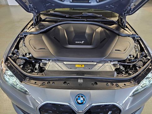 Used 2023 BMW i4 eDrive35 w/ Premium Package RWD image 9