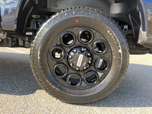 Used 2025 Ford F350 Lariat w/ Black Appearance Package image 15