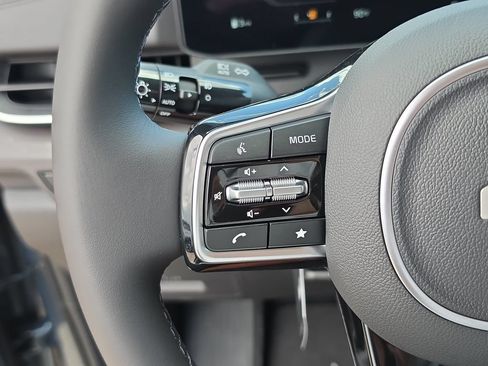 New 2026 Kia Carnival SX FWD image 32