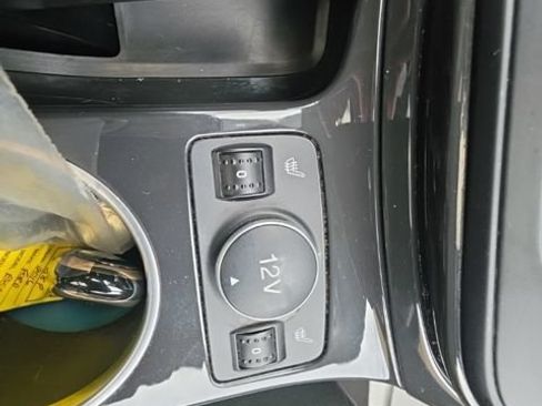 Used 2016 Ford Escape Titanium w/ Equipment Group 301A AWD/4WD image 21