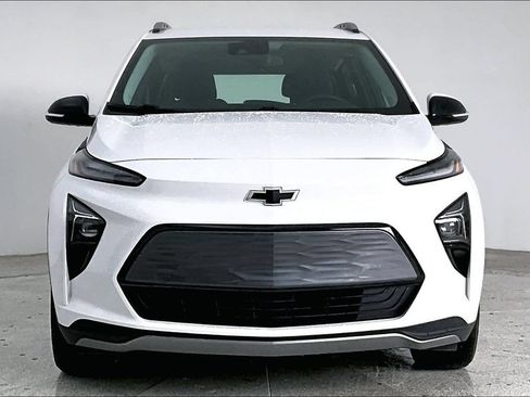 Used 2023 Chevrolet Bolt EUV LT w/ Driver Confidence Package FWD image 3