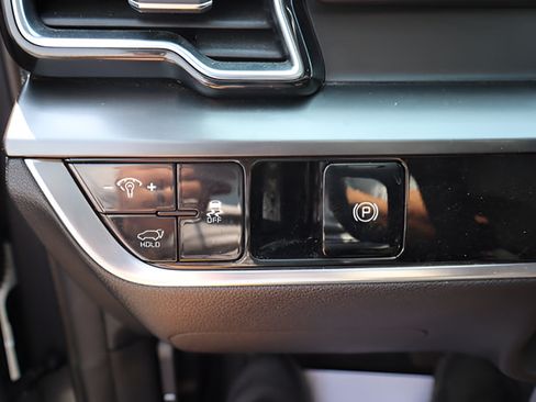 Used 2025 Kia Sportage EX w/ Premium Package FWD image 38