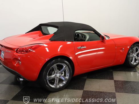 Used 2007 Pontiac Solstice Convertible w/ Preferred Package image 11