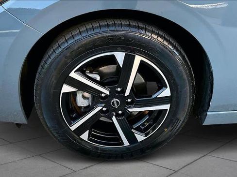 Certified 2024 Nissan Sentra SV image 11