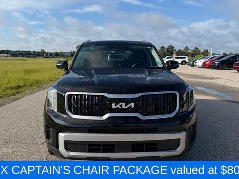 Used 2023 Kia Telluride EX w/ EX Captain's Chair Package AWD/4WD image 2